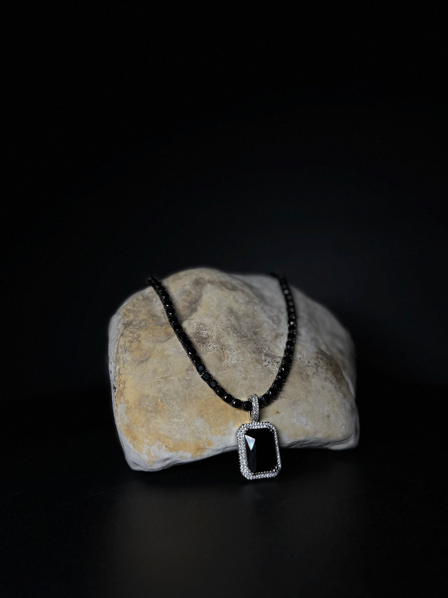 MIDNIGHT OBSIDIAN GEM NECKLACE