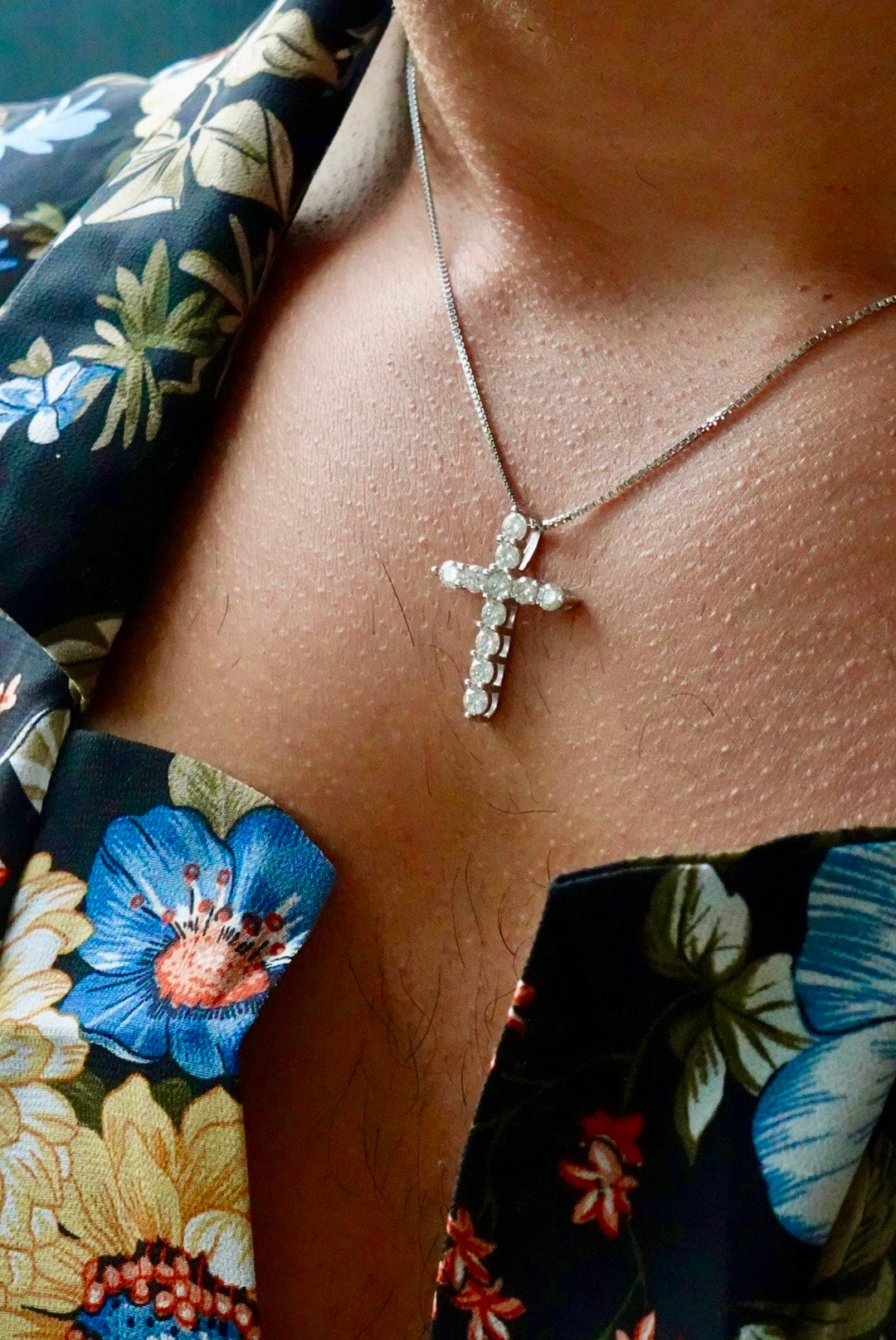 REDEMPTION MOISSANITE CROSS