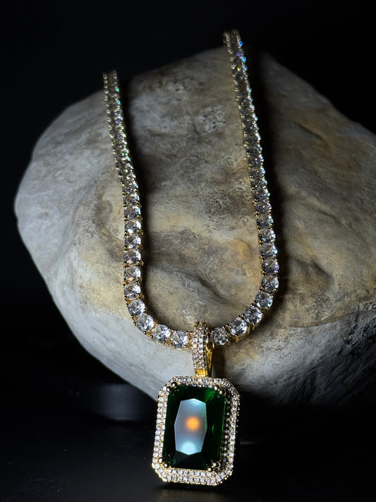 MIDNIGHT EMERALD GEM NECKLACE