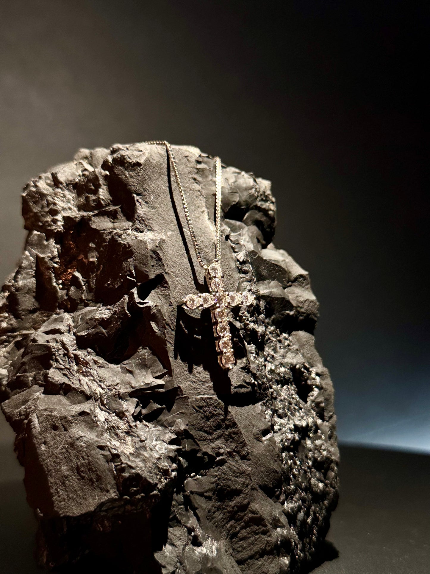 REDEMPTION MOISSANITE CROSS