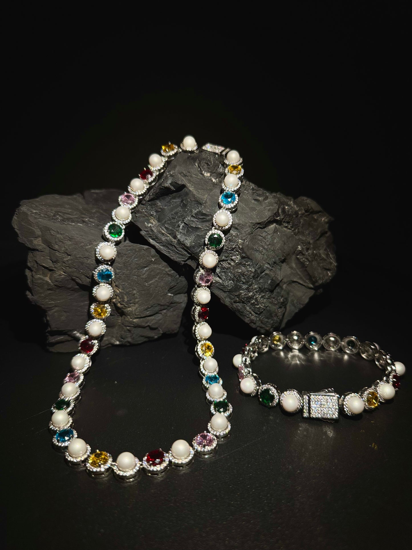 AYLLA GEM STONES BRACELET