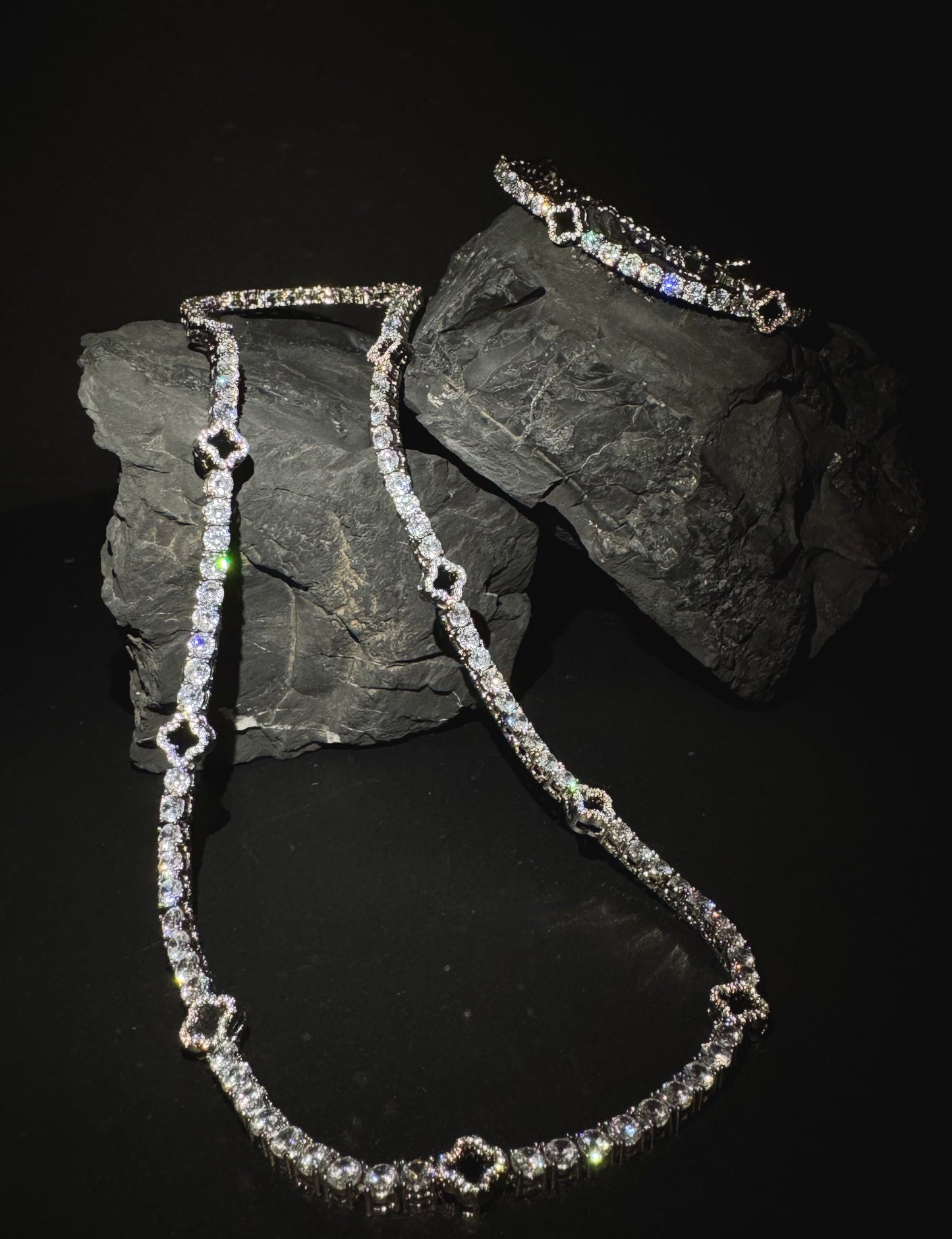 HALO SILVER NECKLACE