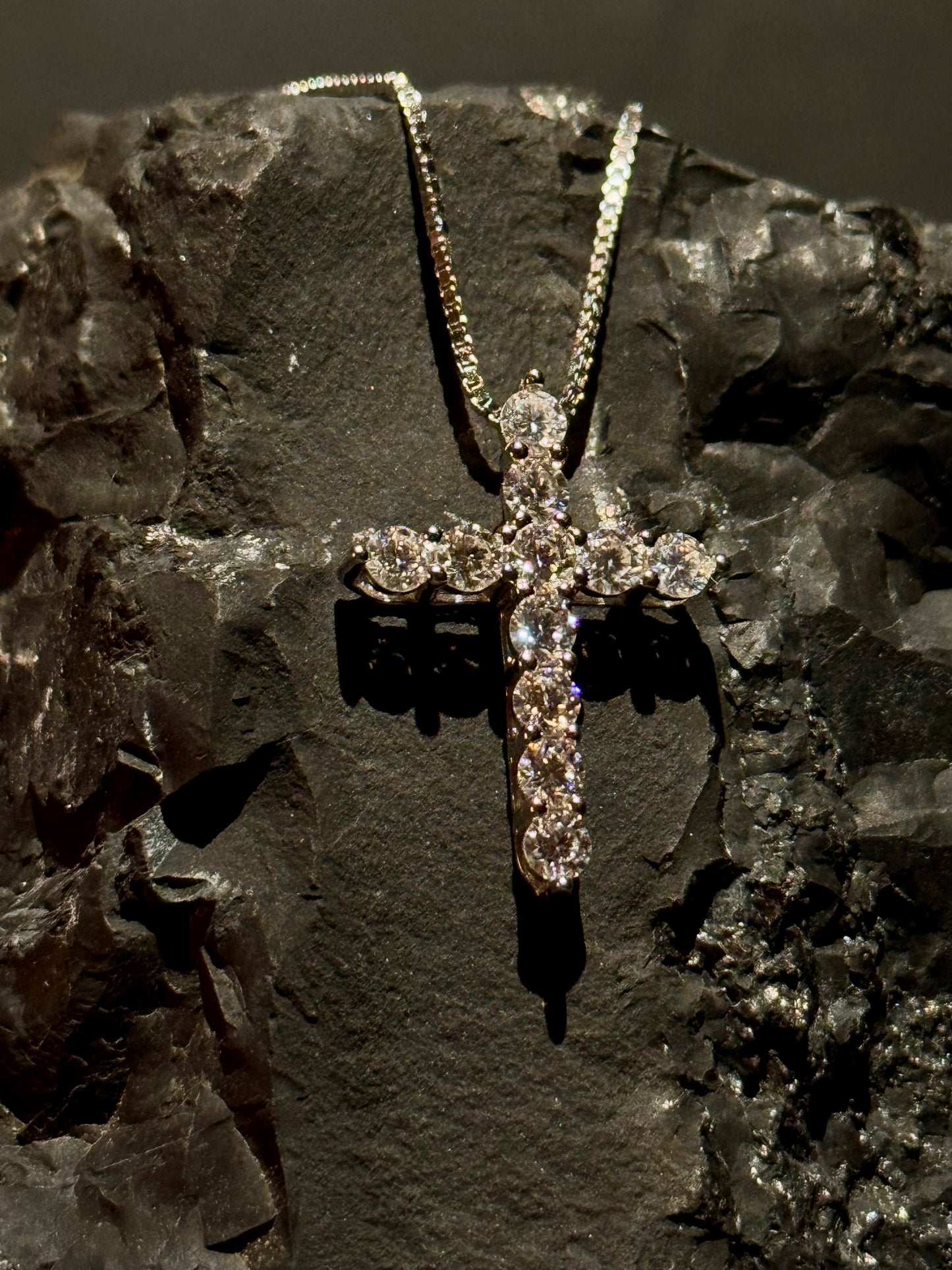 REDEMPTION MOISSANITE CROSS