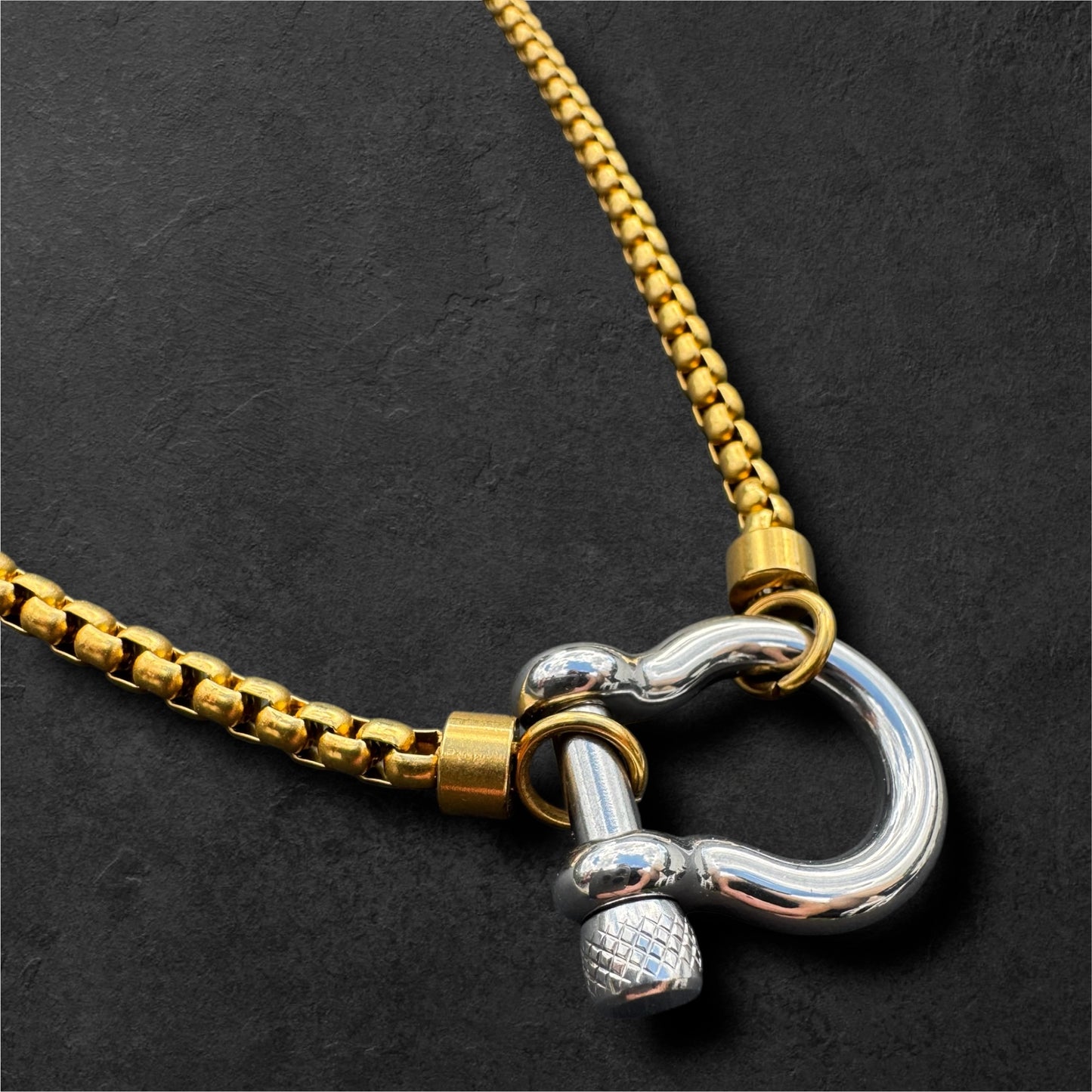 MERLE CHARM NECKLACE