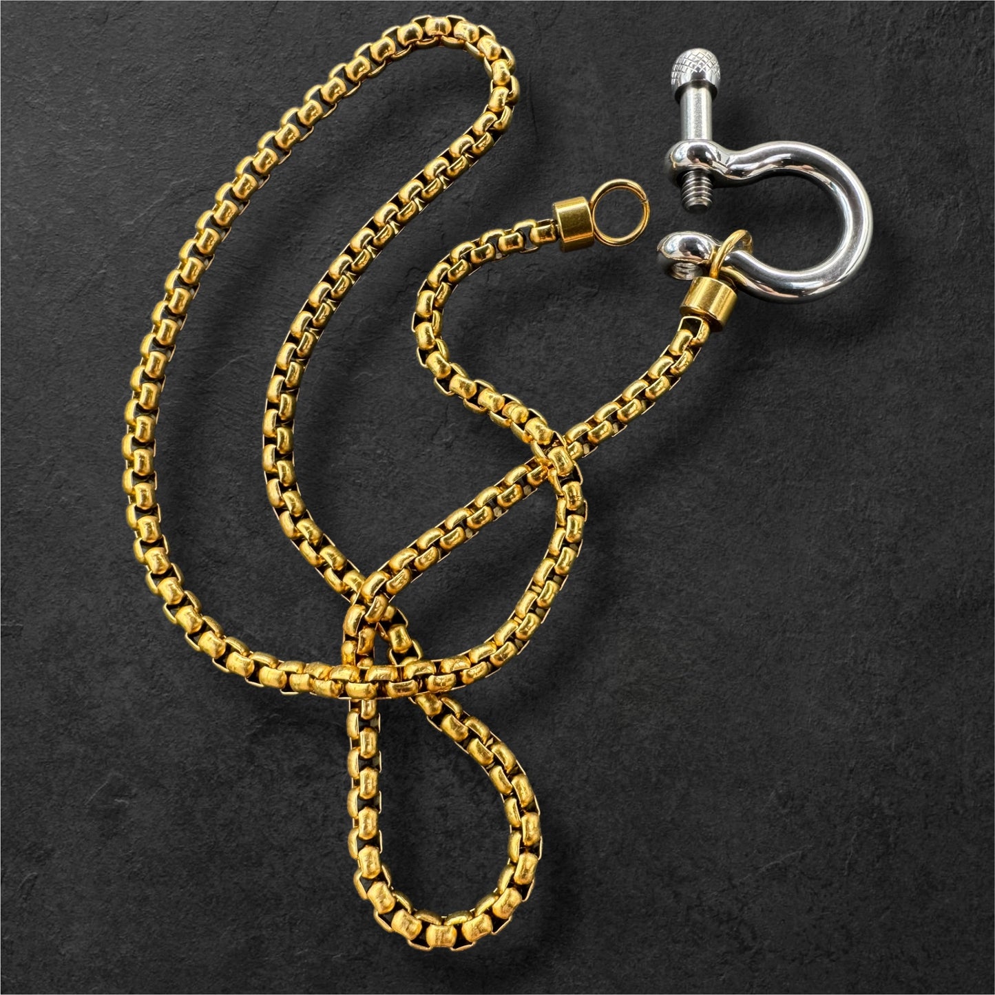 MERLE CHARM NECKLACE