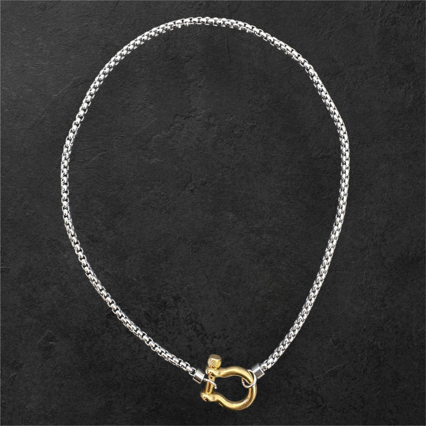 MERLE CHARM NECKLACE