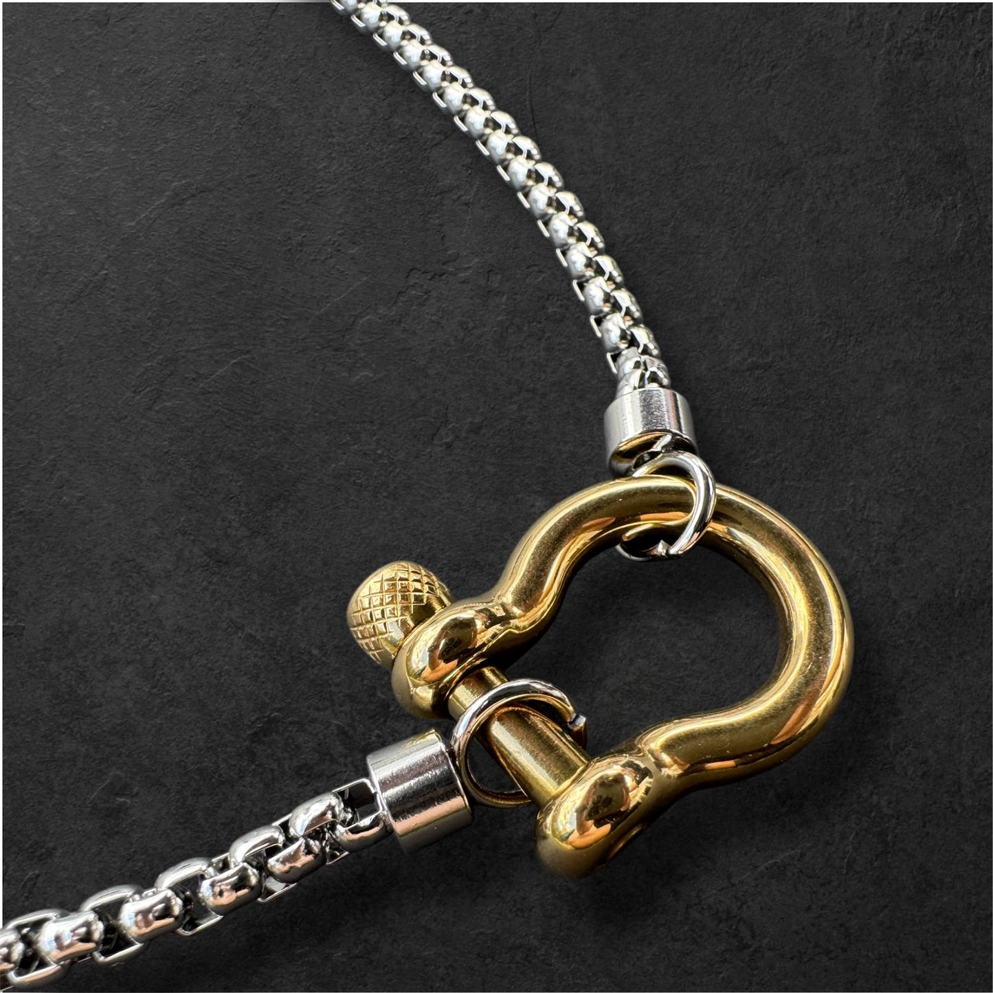 MERLE CHARM NECKLACE